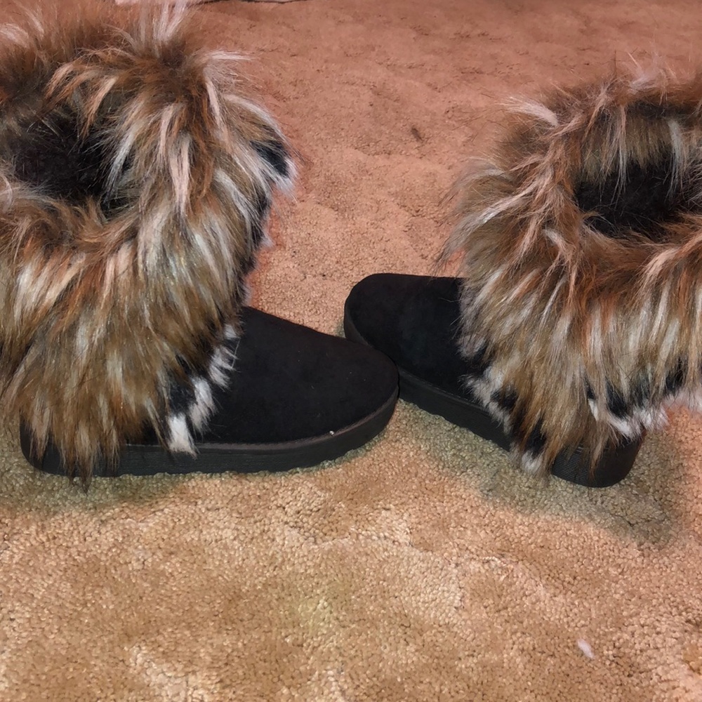 Boots - Picture 2 of 3